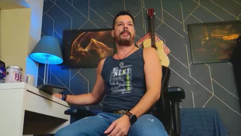 Aaron online show from October 12, 9:47 pm