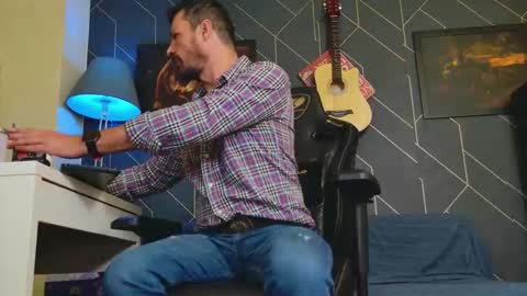 Aaron online show from October 20, 4:13 am