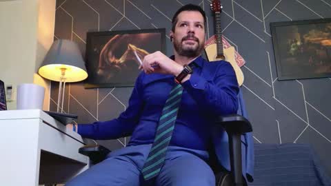 Aaron online show from November 7, 7:25 pm