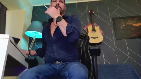 Aaron online show from March 25, 3:29 pm