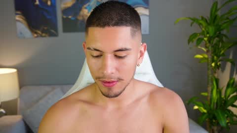 AARON  online show from January 8, 9:01 pm