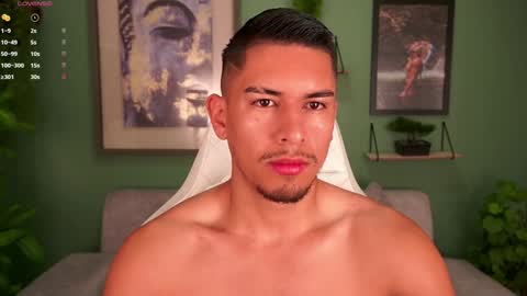 AARON  online show from February 8, 9:03 am