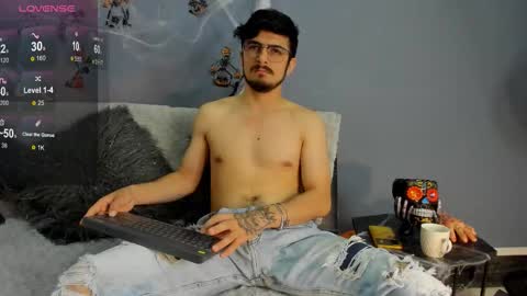 aaronfuentes7 online show from October 11, 6:39 pm