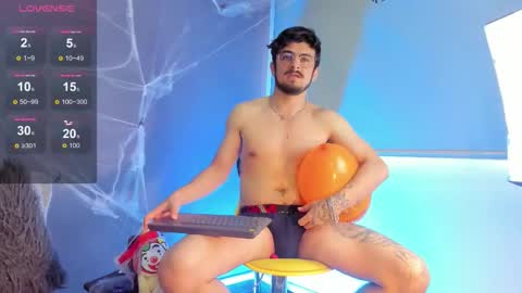 aaronfuentes7 online show from October 20, 8:09 pm