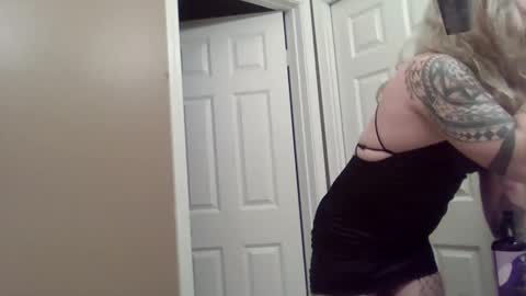 Snapshot of aaronprezent chatting on January 26, 11:28 am aaronprezent online show from January 26, 11:28 am