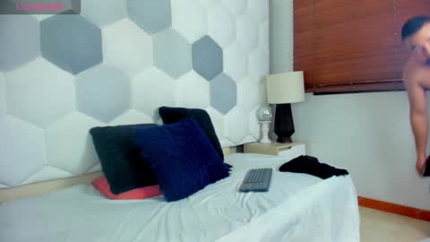 Aaron Vegaa online show from January 12, 7:19 pm