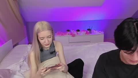 Snapshot of aataraxx chatting on March 8, 11:39 pm Fiona and Harry online show from March 8, 11:39 pm