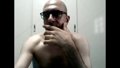 Snapshot of aayaadx chatting on May 19, 9:37 am AAYAADX online show from May 19, 9:37 am