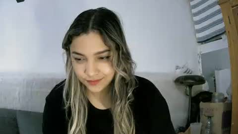 Snapshot of abbie_23 chatting on April 4, 10:51 pm Abbie cute online show from April 4, 10:51 pm