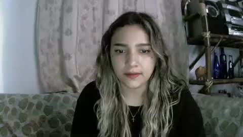 Snapshot of abbie_23 chatting on April 6, 6:58 am Abbie cute online show from April 6, 6:58 am