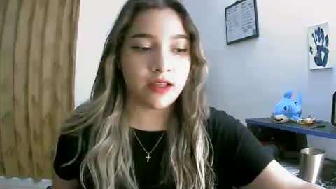Snapshot of abbie_23 chatting on April 14, 5:46 am Abbie cute online show from April 14, 5:46 am