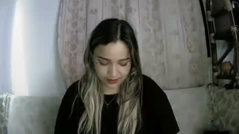 Snapshot of abbie_23 chatting on April 21, 6:41 am Abbie cute online show from April 21, 6:41 am