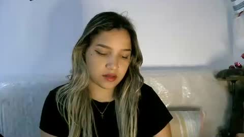 Snapshot of abbie_23 chatting on April 21, 6:44 pm Abbie cute online show from April 21, 6:44 pm