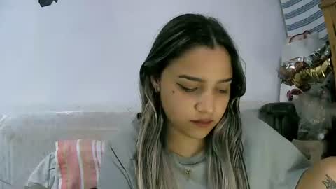 Snapshot of abbie_23 chatting on May 1, 12:37 am Abbie cute online show from May 1, 12:37 am