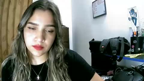 Snapshot of abbie_23 chatting on June 14, 11:40 pm Abbie cute online show from June 14, 11:40 pm