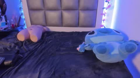 abbiee_collins online show from February 17, 11:33 pm