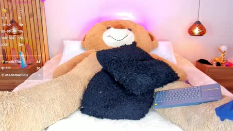 Abbie Edmond  online show from March 10, 3:45 am