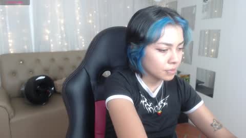 Snapshot of abbiross chatting on December 3, 10:18 pm Abbi online show from December 3, 10:18 pm