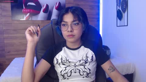 Snapshot of abbiross chatting on December 24, 7:11 pm Abbi online show from December 24, 7:11 pm