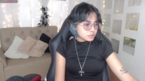 Snapshot of abbiross chatting on January 8, 7:03 pm Abbi online show from January 8, 7:03 pm