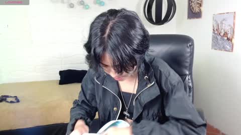 Snapshot of abbiross chatting on February 8, 12:17 pm Abbi online show from February 8, 12:17 pm