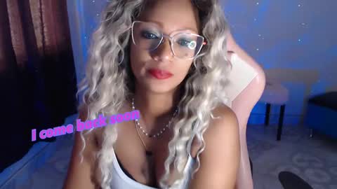 Snapshot of abby_liu chatting on February 11, 5:40 pm May Imstagram online show from February 11, 5:40 pm