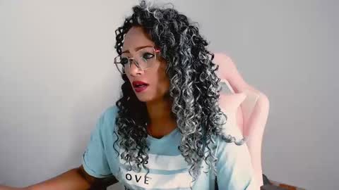 Snapshot of abby_liu chatting on February 27, 6:42 pm May Imstagram online show from February 27, 6:42 pm