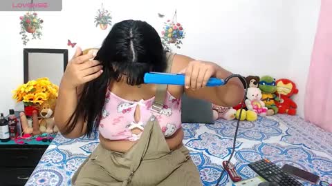 Snapshot of abby_milk69 chatting on April 1, 7:33 pm abby_milk69 online show from April 1, 7:33 pm