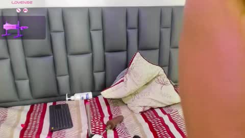 abbyadams23 online show from December 5, 4:10 am