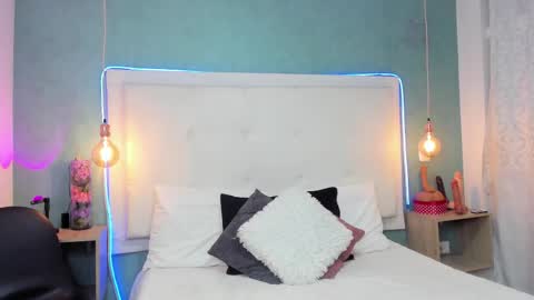 Abby Dixon  online show from December 15, 1:59 pm