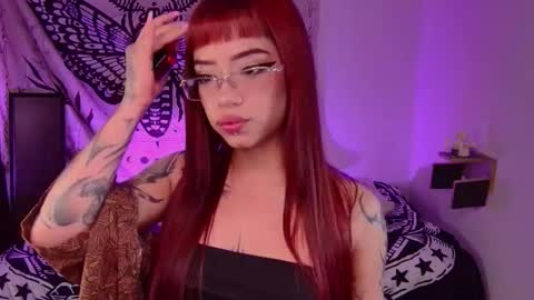 Snapshot of abbylizzyxx chatting on November 23, 11:59 pm Abby Lizzy online show from November 23, 11:59 pm