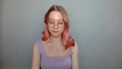 Snapshot of abbymoore__ chatting on December 6, 1:22 pm Abby Lovense is active online show from December 6, 1:22 pm