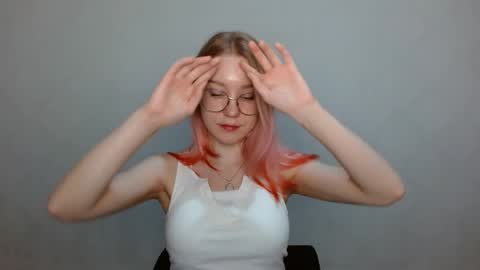 Snapshot of abbymoore__ chatting on December 11, 11:08 am Abby Lovense is active online show from December 11, 11:08 am