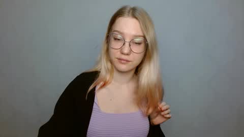 Snapshot of abbymoore__ chatting on January 26, 12:01 pm Abby Lovense is active online show from January 26, 12:01 pm