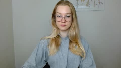 Snapshot of abbymoore__ chatting on September 14, 10:25 am Abby Lovense is active online show from September 14, 10:25 am