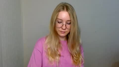 Abby Lovense is active online show from November 28, 9:01 am