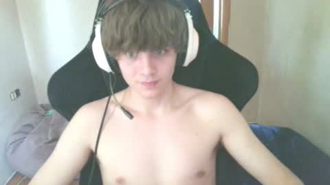 Snapshot of abbysal_blade chatting on June 20, 7:22 am abbysal_blade online show from June 20, 7:22 am