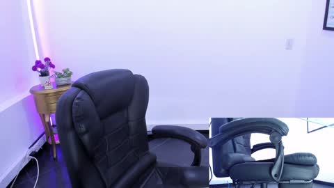 Abby Stones online show from January 28, 1:05 pm