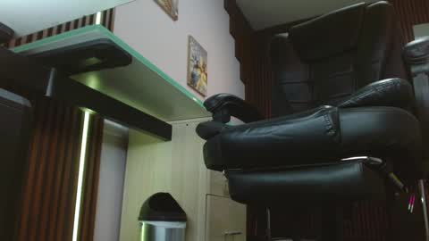 Abby Stones online show from February 5, 2:37 pm