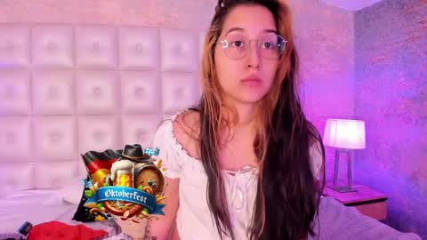 Snapshot of abbysweet1_ chatting on October 1, 11:38 am Abigail online show from October 1, 11:38 am