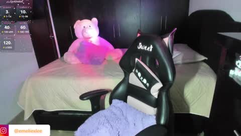 Snapshot of abbyxlee chatting on March 6, 10:15 pm online show from March 6, 10:15 pm