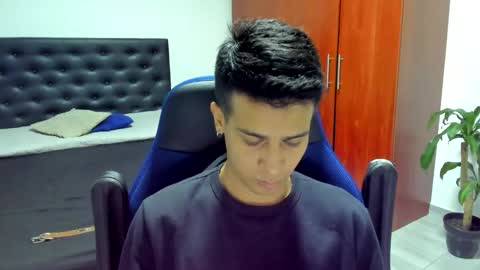 Snapshot of abelasburgo chatting on October 23, 2:44 am Independence model AbelAsburgo online show from October 23, 2:44 am