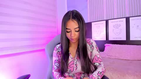 Snapshot of abella_as chatting on October 1, 2:50 am Abella online show from October 1, 2:50 am