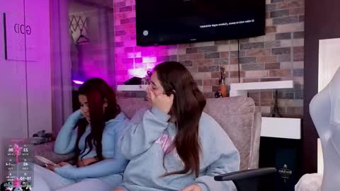 Snapshot of abella_as chatting on October 18, 6:19 pm Abella online show from October 18, 6:19 pm