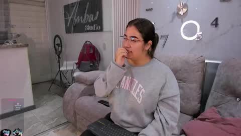 Snapshot of abella_as chatting on January 9, 12:08 pm Abella online show from January 9, 12:08 pm