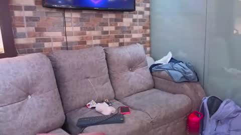 abella_as_ online show from June 22, 3:42 pm