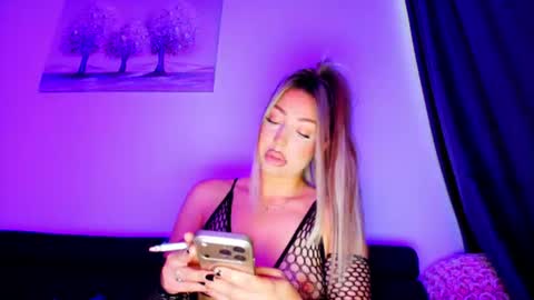 abella_soleill online show from June 15, 4:58 am