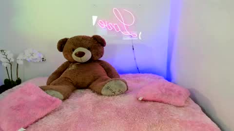  Abella and Kendra  online show from January 28, 8:58 pm