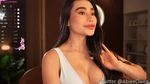 Snapshot of abie_owen chatting on May 7, 12:16 am abie_owen online show from May 7, 12:16 am