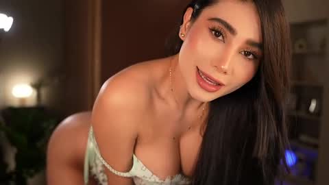 Snapshot of abie_owen chatting on May 9, 12:16 am abie_owen online show from May 9, 12:16 am